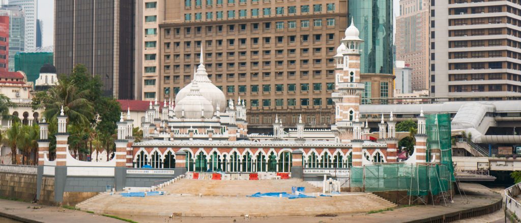 Die älteste Moschee Kuala Lumpurs, die Masjid Jamek, während der Renovierungsarbeiten.