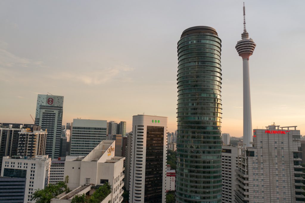 Hochhäuser und Fernsehturm in Kuala Lumpur
