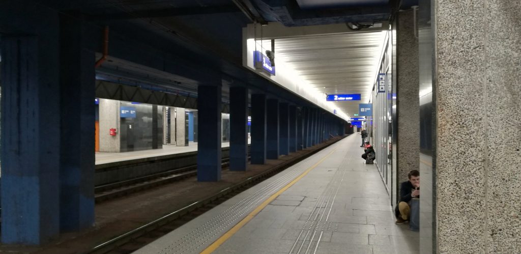 Vom Warschauer Hauptbahnhof geht es mit dem Nachtzug weiter nach Lviv in der Ukraine