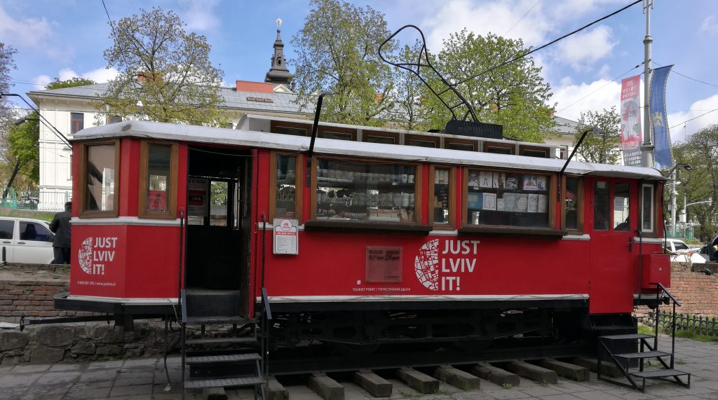 Eine ausgemusterte Straßenbahn wurde zum Tourist-Point umfunktioniert.